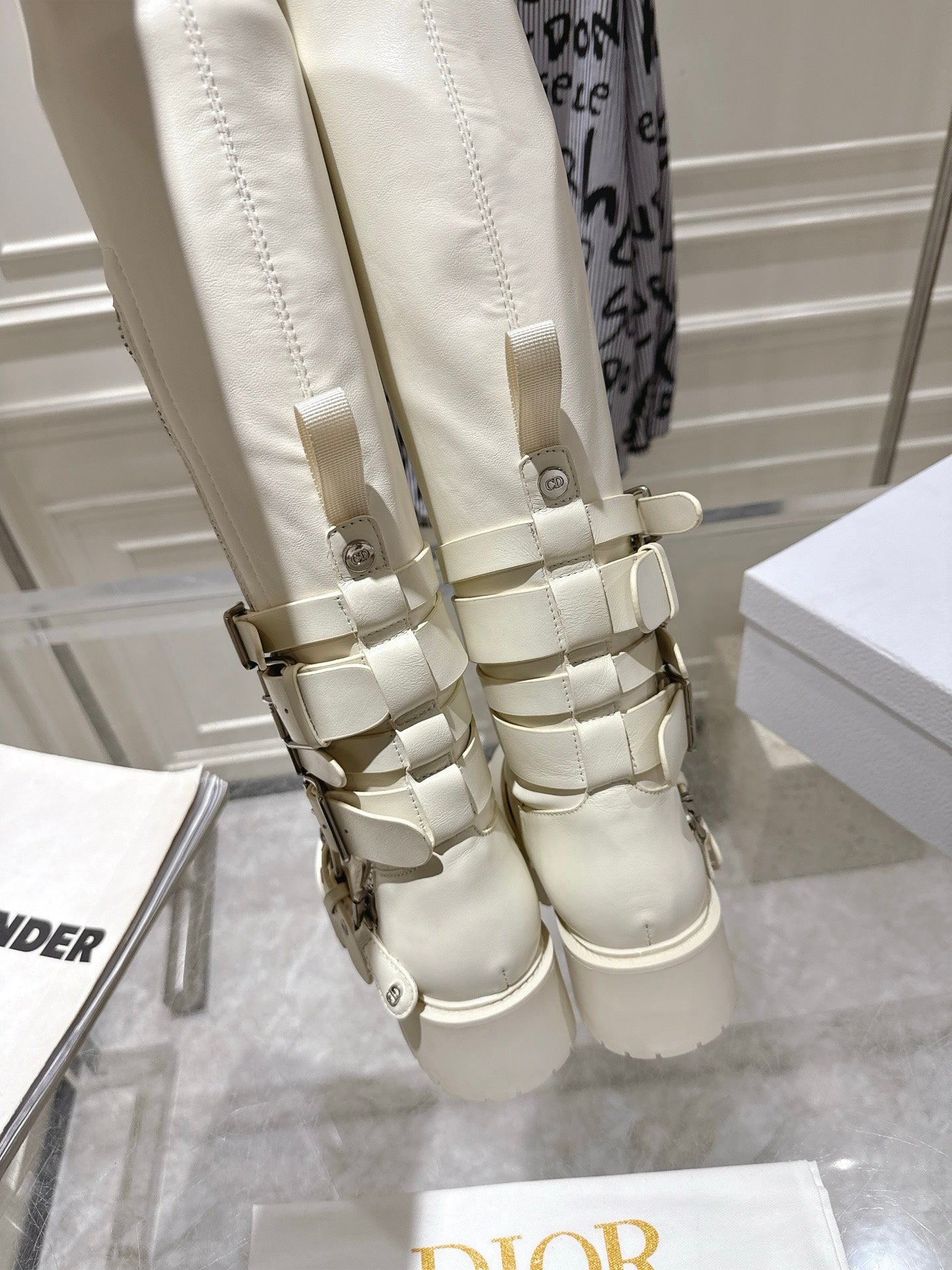 Dior 2025 Hight Boot White Cowhide 565777