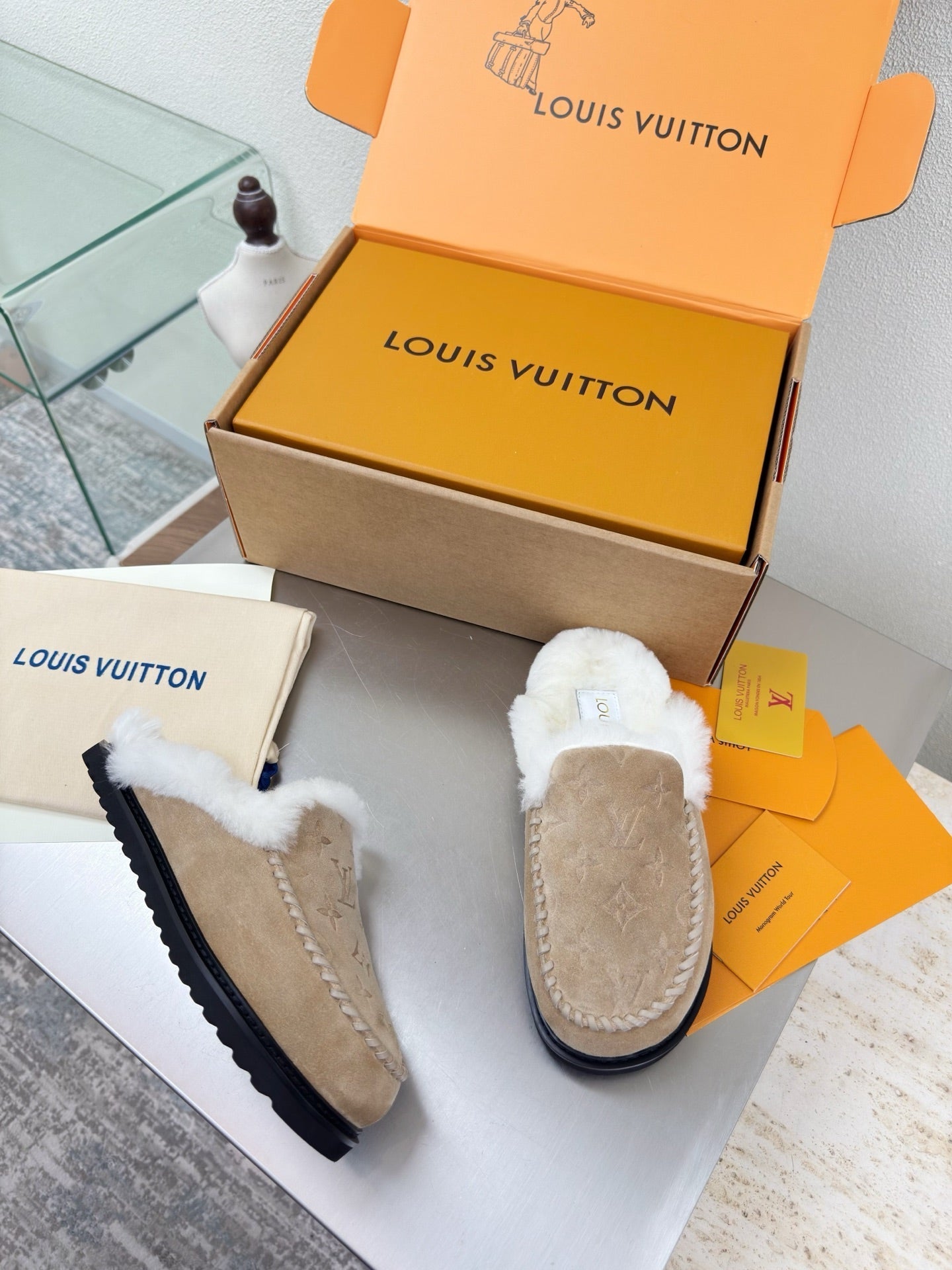 LV Lamb Wool Slippper Beige Suede 566888