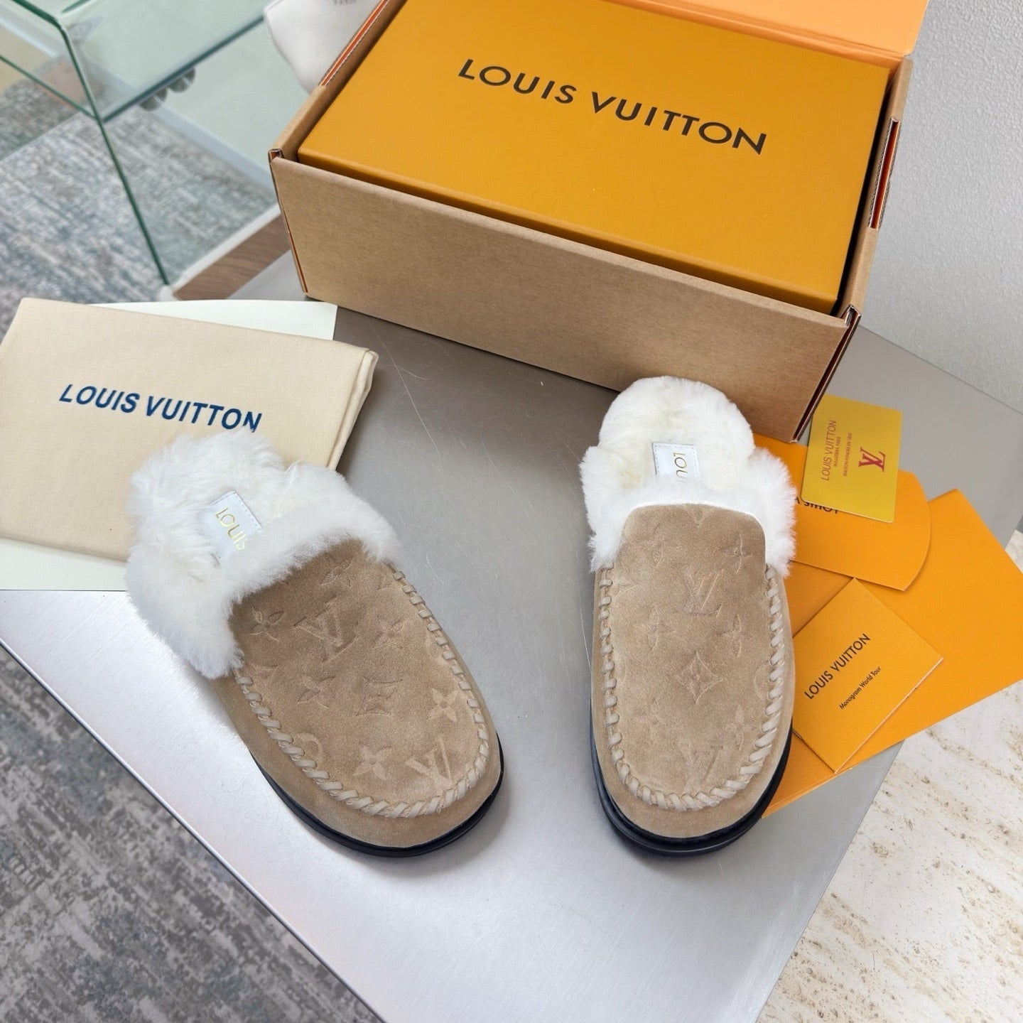 LV Lamb Wool Slippper Beige Suede 566888