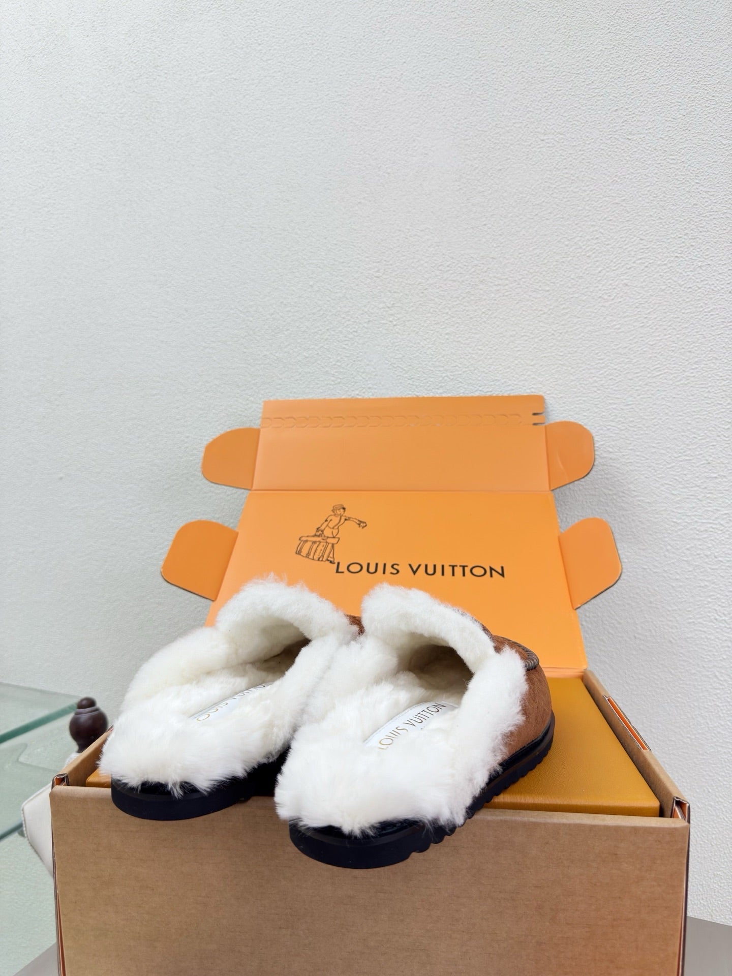 LV Lamb Wool Slippper Dark Brown Suede 566890