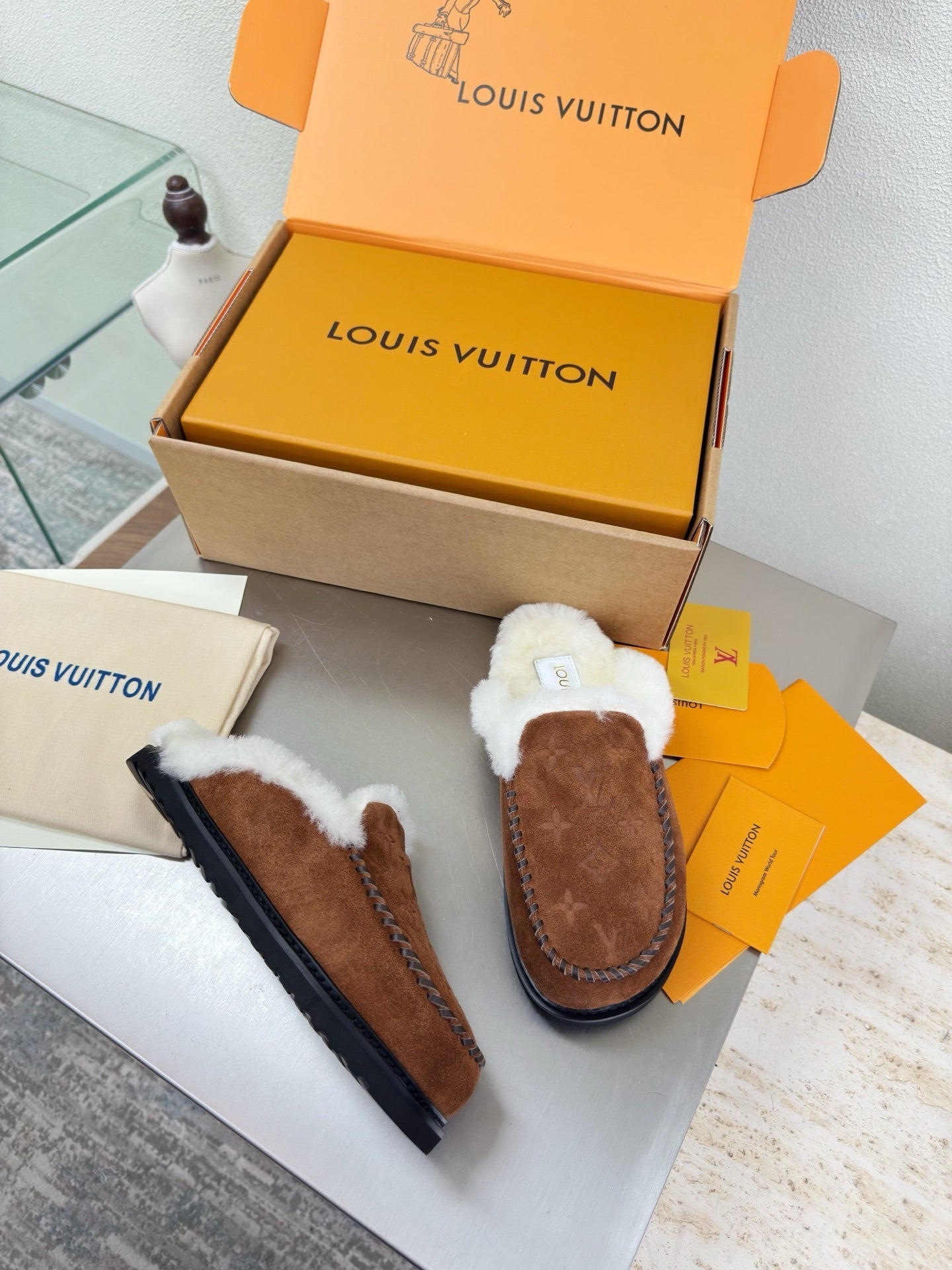 LV Lamb Wool Slippper Dark Brown Suede 566890