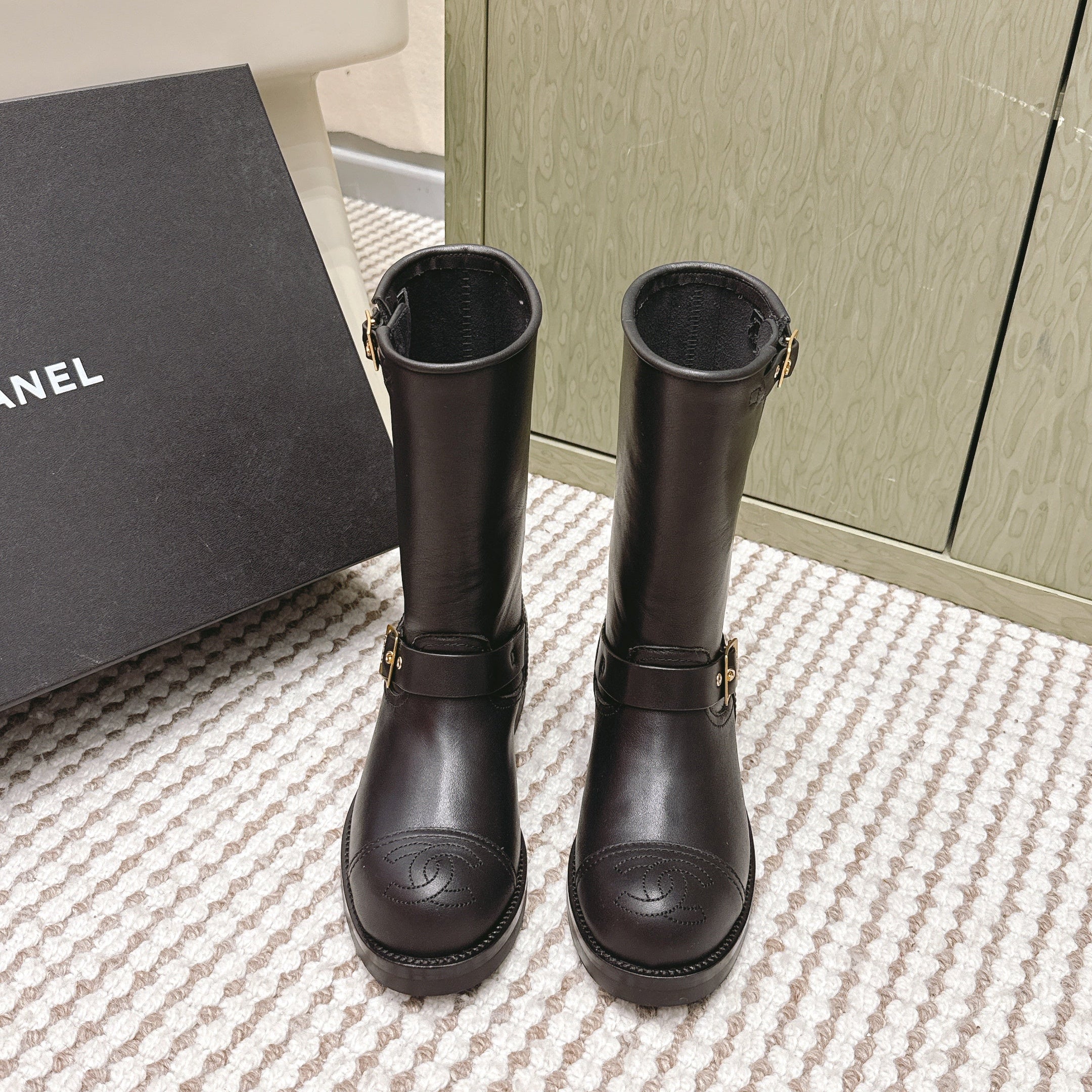 Chanel Vintage Chelsea Boots Black Calfskin 567774