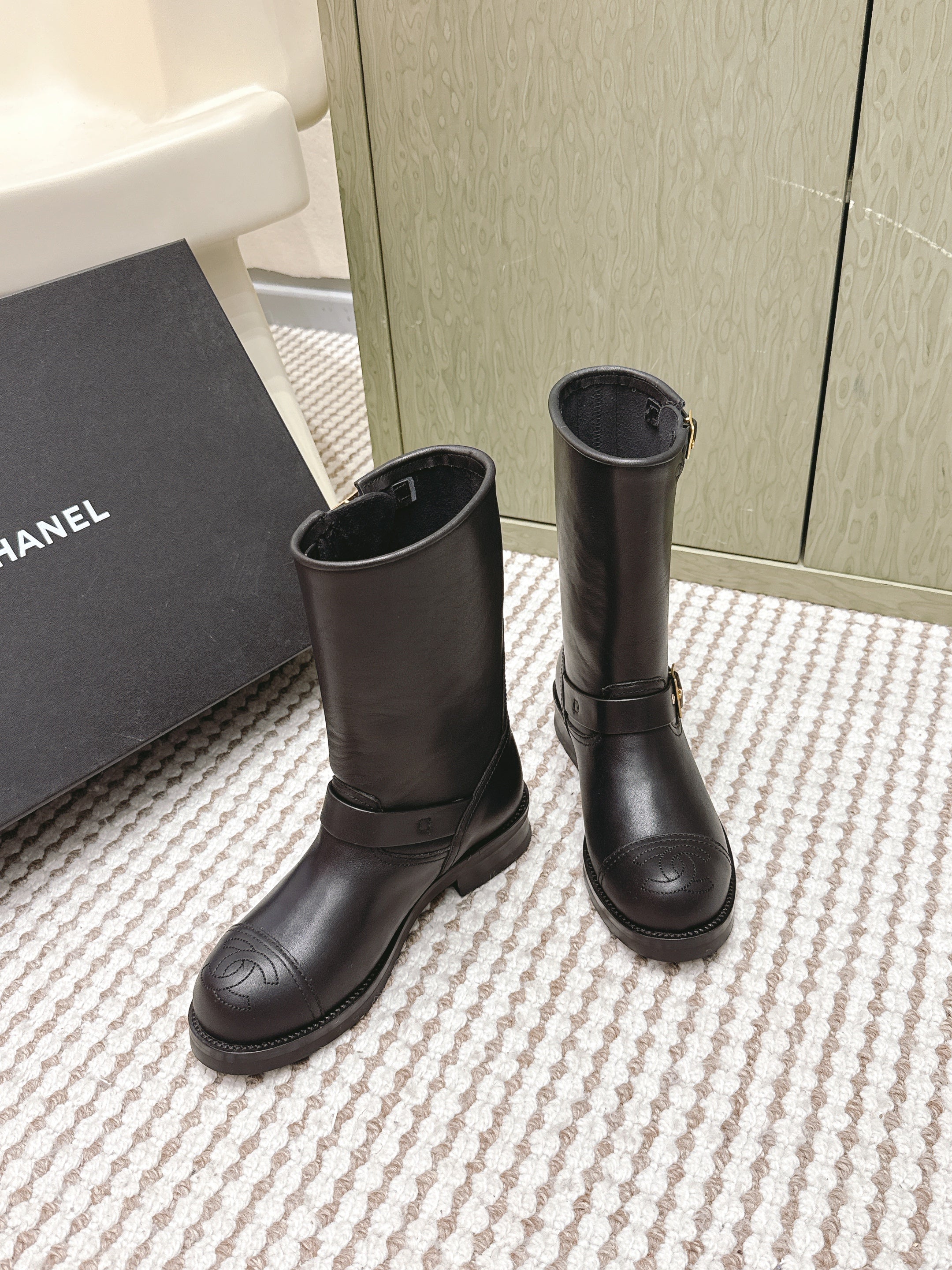 Chanel Vintage Chelsea Boots Black Calfskin 567774