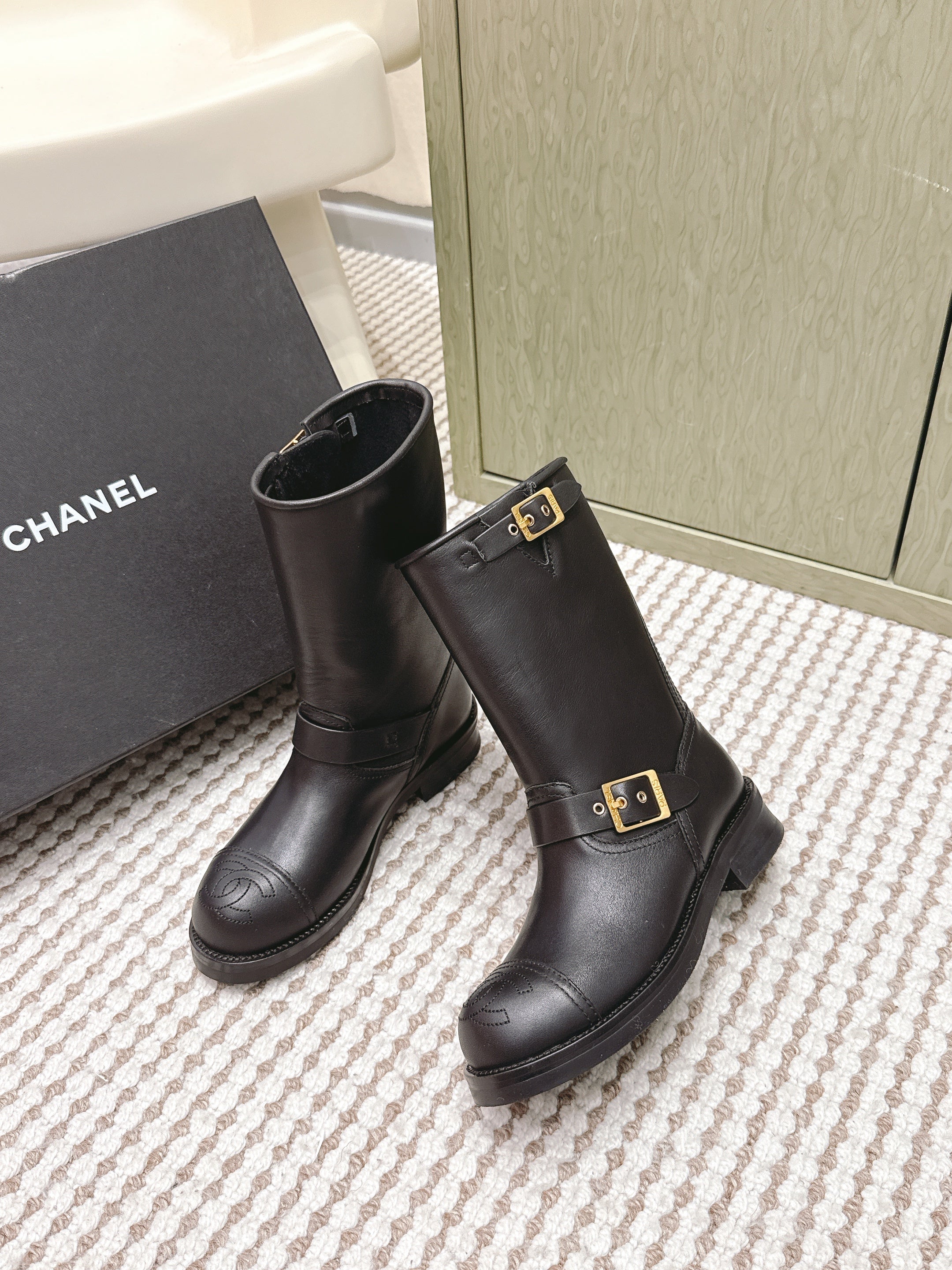 Chanel Vintage Chelsea Boots Black Calfskin 567774