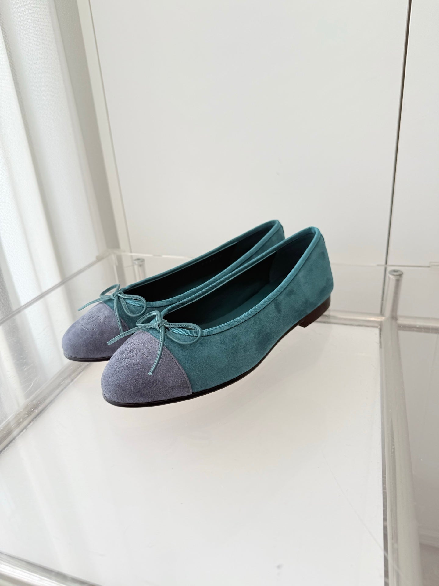 Chanel 25 Ballet Flat Green Mix Gray Suede 566822