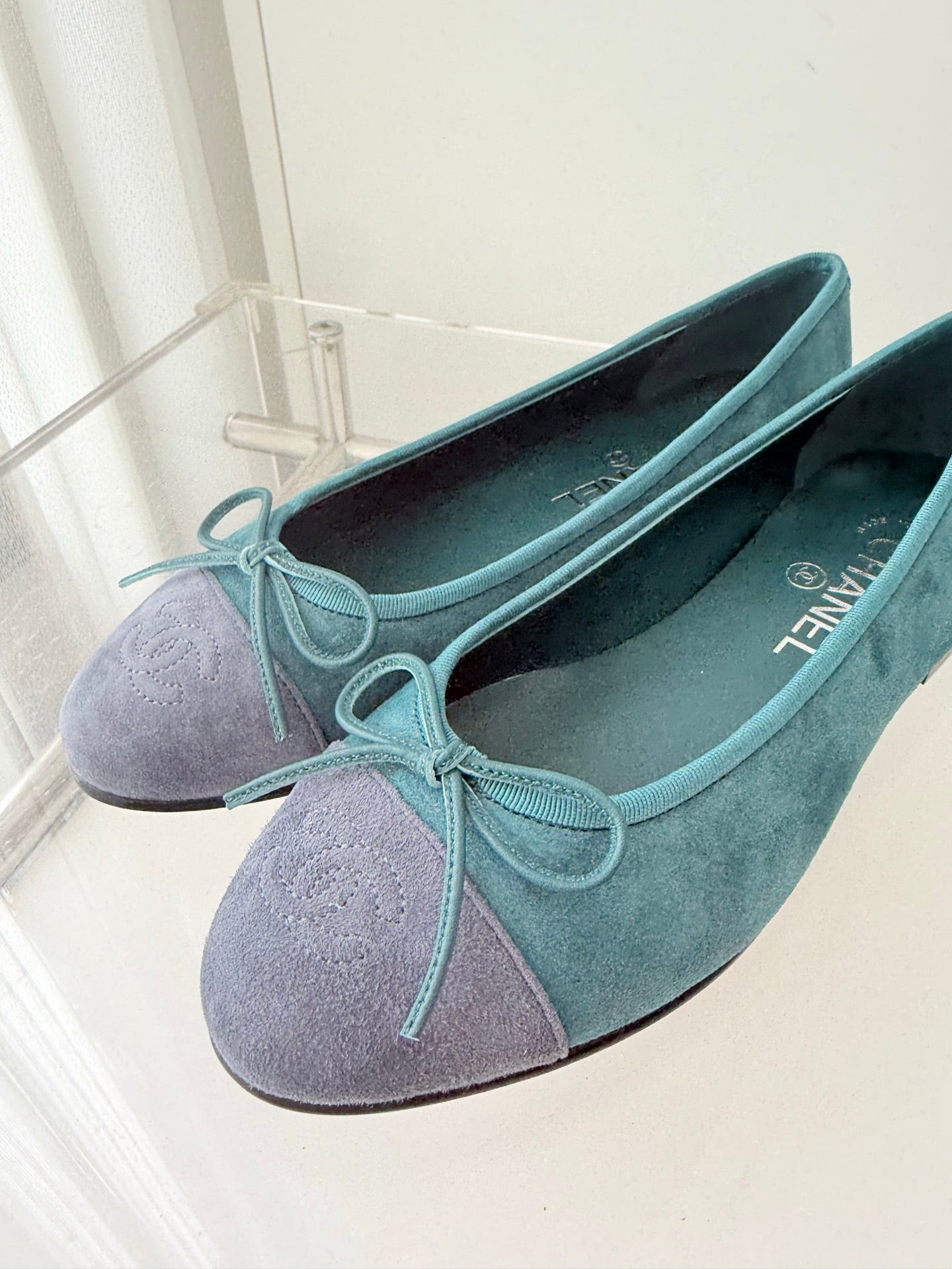 Chanel 25 Ballet Flat Green Mix Gray Suede 566822