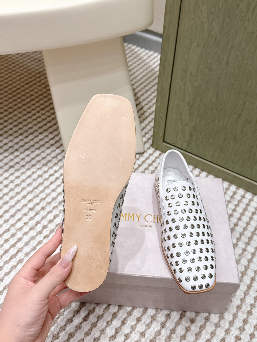 Jimmy Choo Eliot flat Slippers Metallic Eyelets White Calfskin 568493