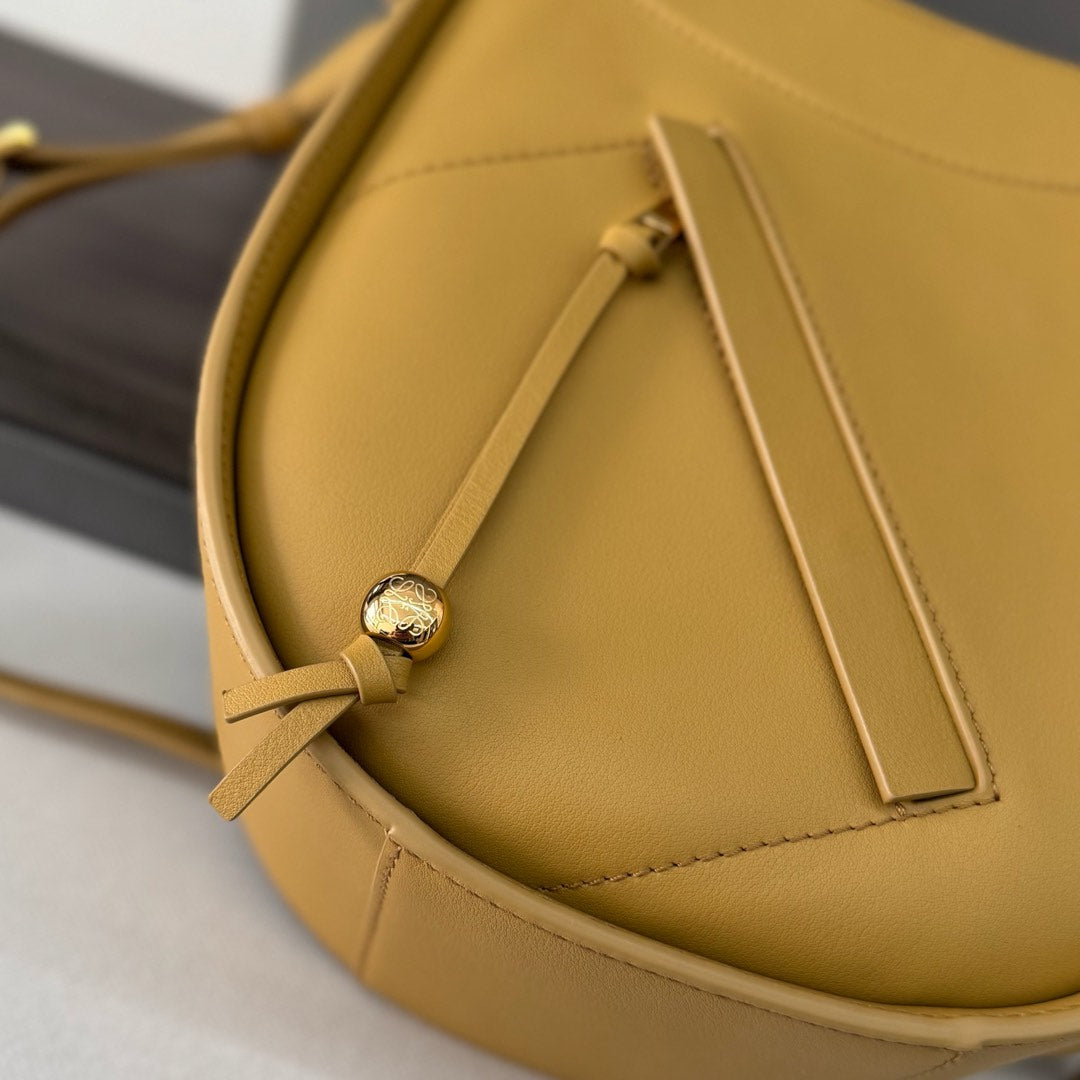 Loewe Hammock 21 Handbag in Yellow Calfskin 274140