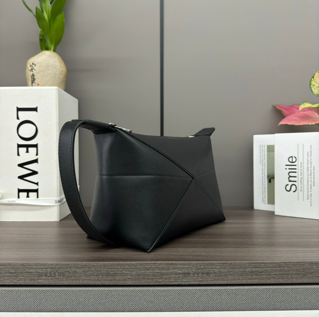 Loewe Puzzle Fold 22cm Handbag in Black Glossy Calfskin 274154