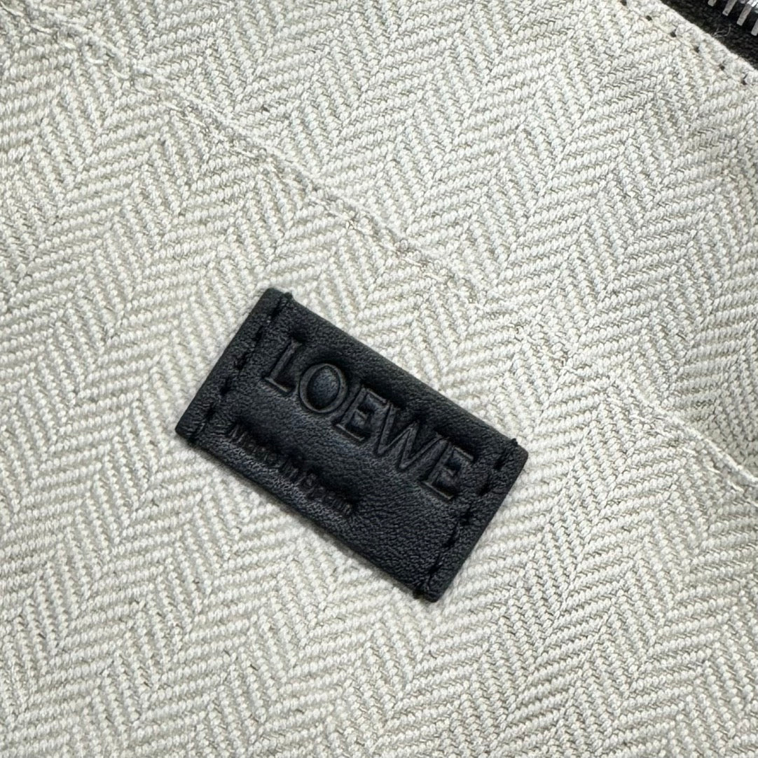 Loewe Puzzle Fold 22cm Handbag in Black Glossy Calfskin 274154