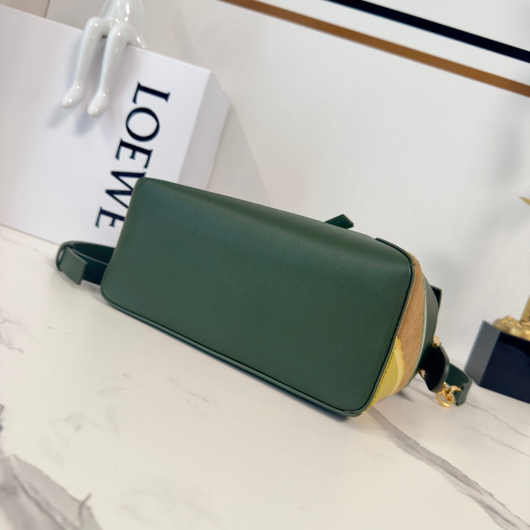 Loewe Puzzle Handbag 24 in Green mix Yellow Suede 274168