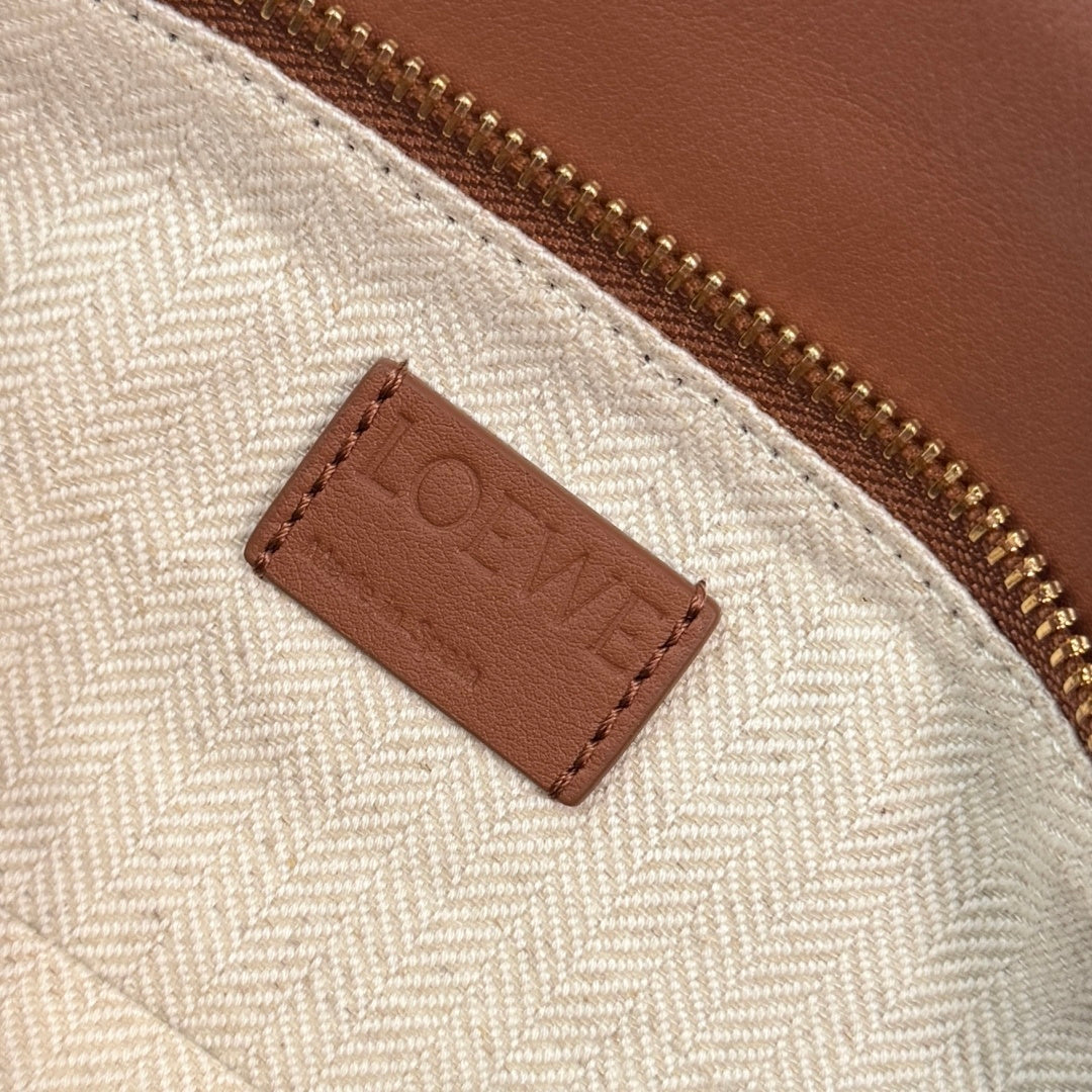 Loewe Puzzle Handbag 24 in Pecan/Parrot Pink Suede 274171