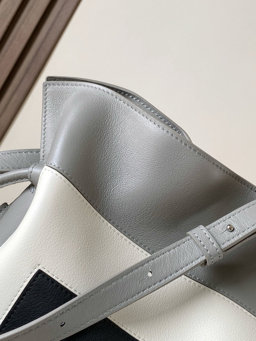 Loewe Flamenco Clutch Medium 30 Light Grey Nappa Lambskin