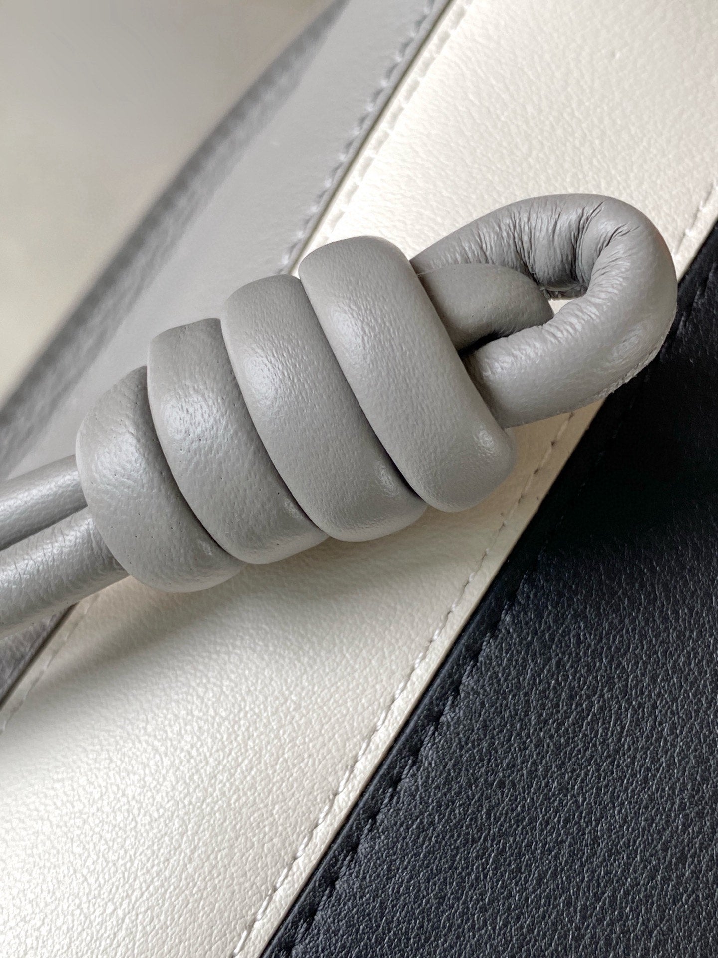 Loewe Flamenco Clutch Medium 30 Light Grey Nappa Lambskin