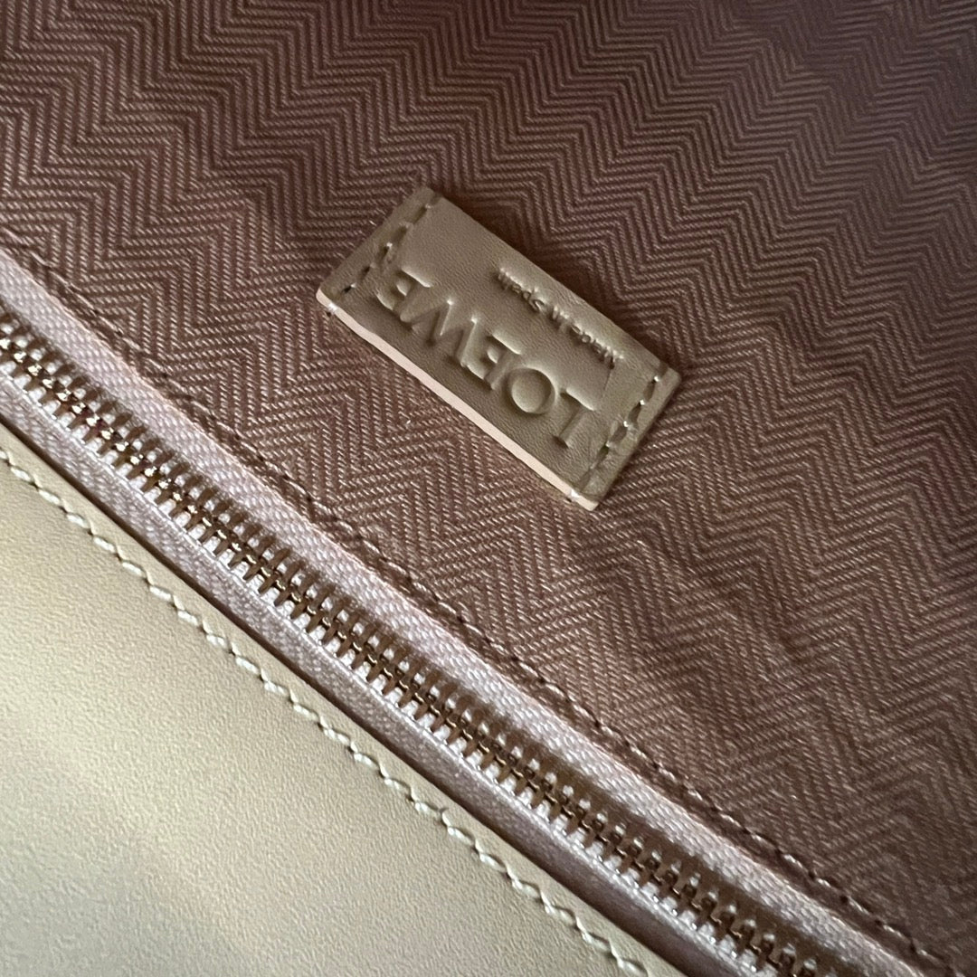 LOE Standard A5 Tote bag in Glossy Yellow Calfskin 274265