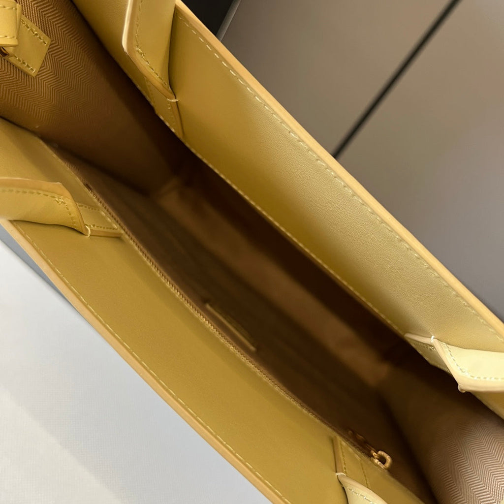 LOE Standard A5 Tote bag in Glossy Yellow Calfskin 274265