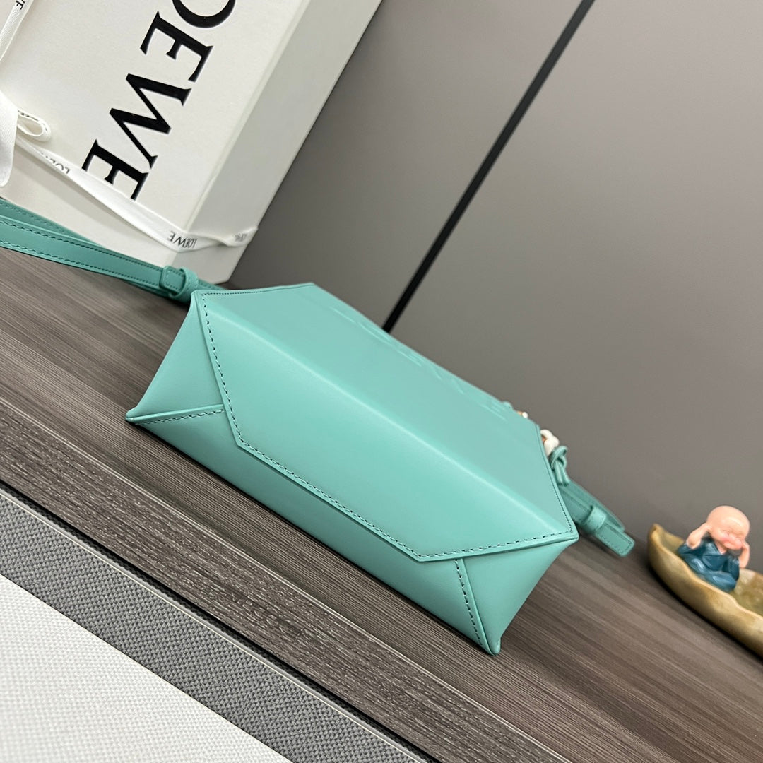 LOE Standard A5 Tote bag in Glossy Turquoise Calfskin 274269