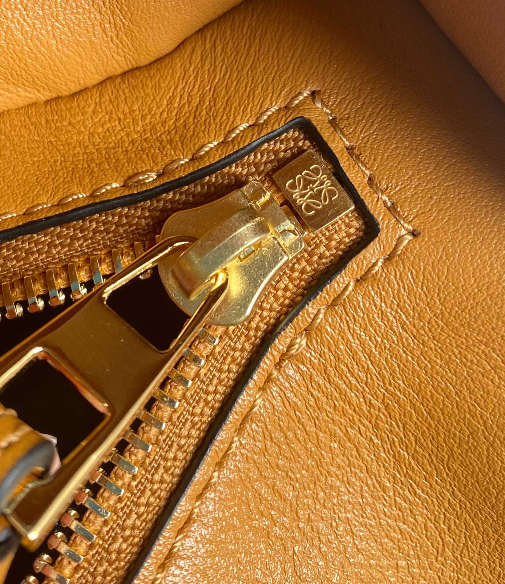 LOE Puzzle Hobo 29cm in Classic Brown Calfskin 274280