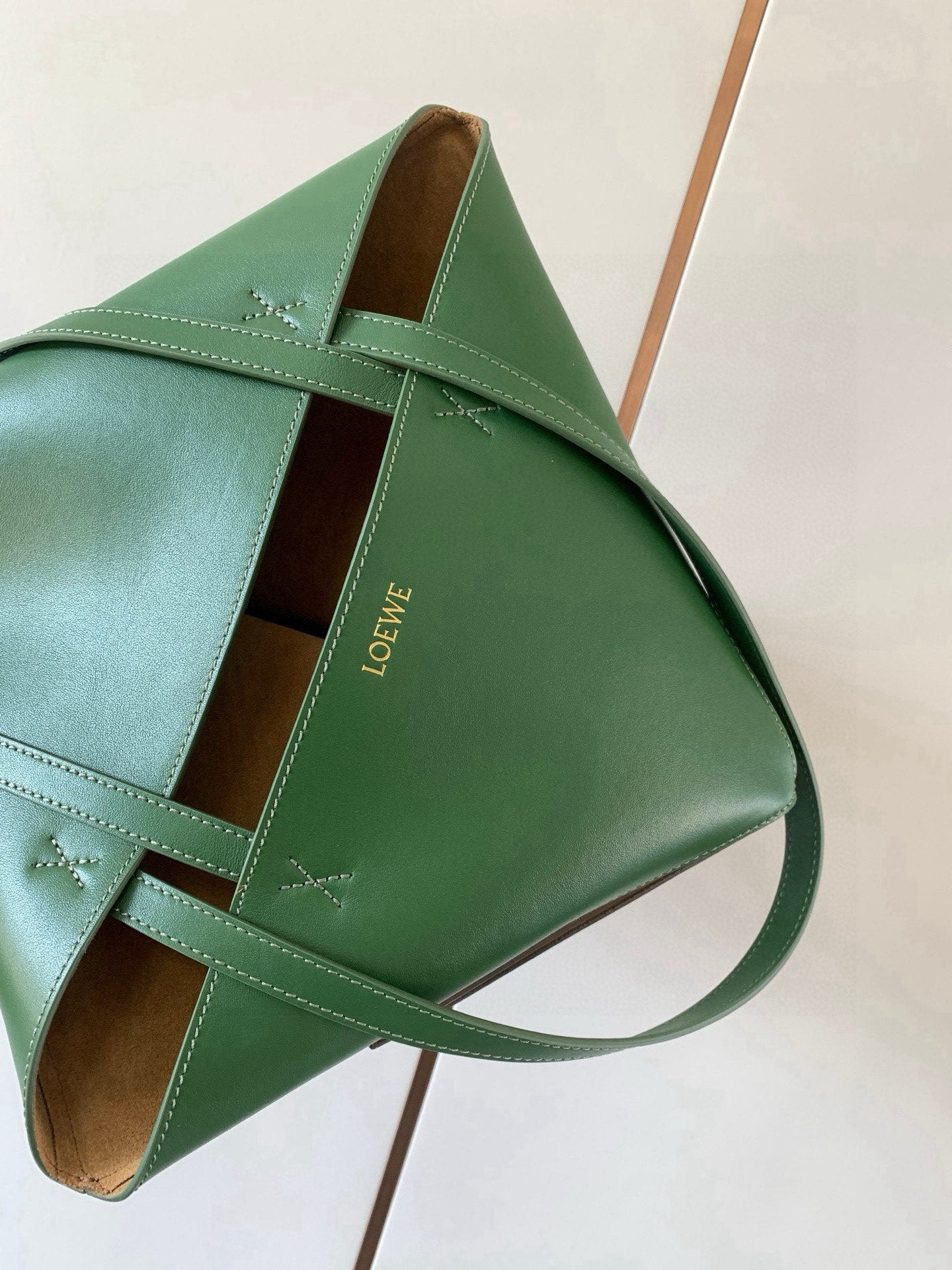 LOE 31 Medium Puzzle Fold Tote In Amber Hunter Green Glossy Cowhide 274319