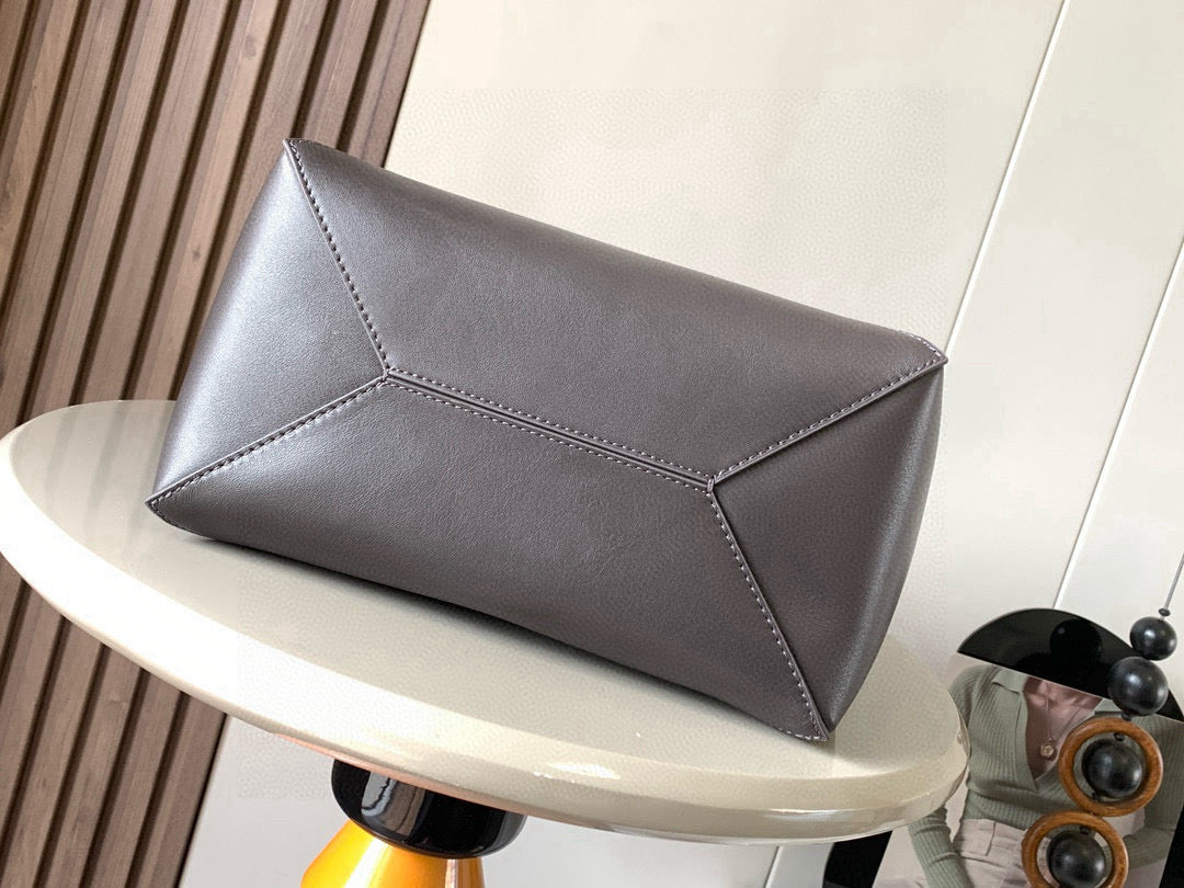 LOE 31 Medium Puzzle Fold Tote In Asphalt Grey Coffee Glossy Cowhide 274317