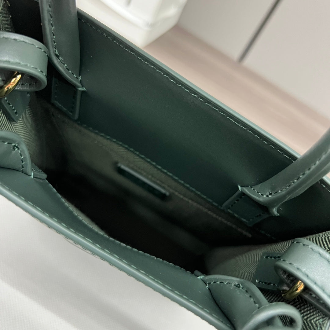 LOE Standard A5 Tote bag in Glossy Green Calfskin Leather 274271