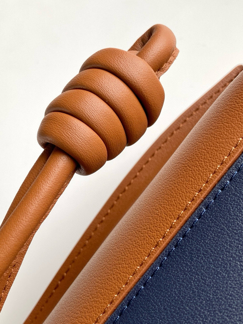 Loewe Flamenco Clutch Medium 30 Caramel Bright Green Nappa Lambskin