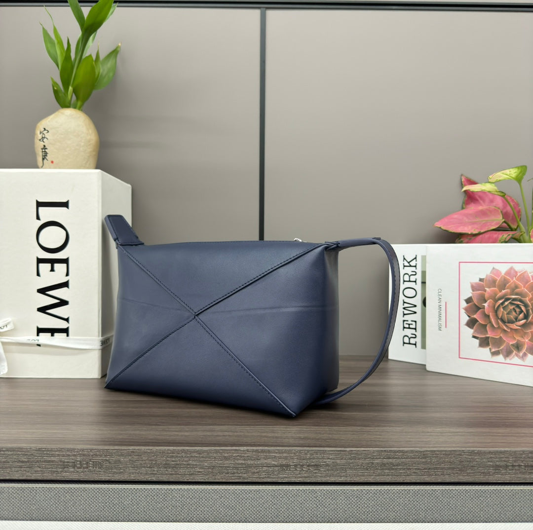 Loewe Puzzle Fold 22cm Handbag in Navy Blue Glossy Calfskin 274162