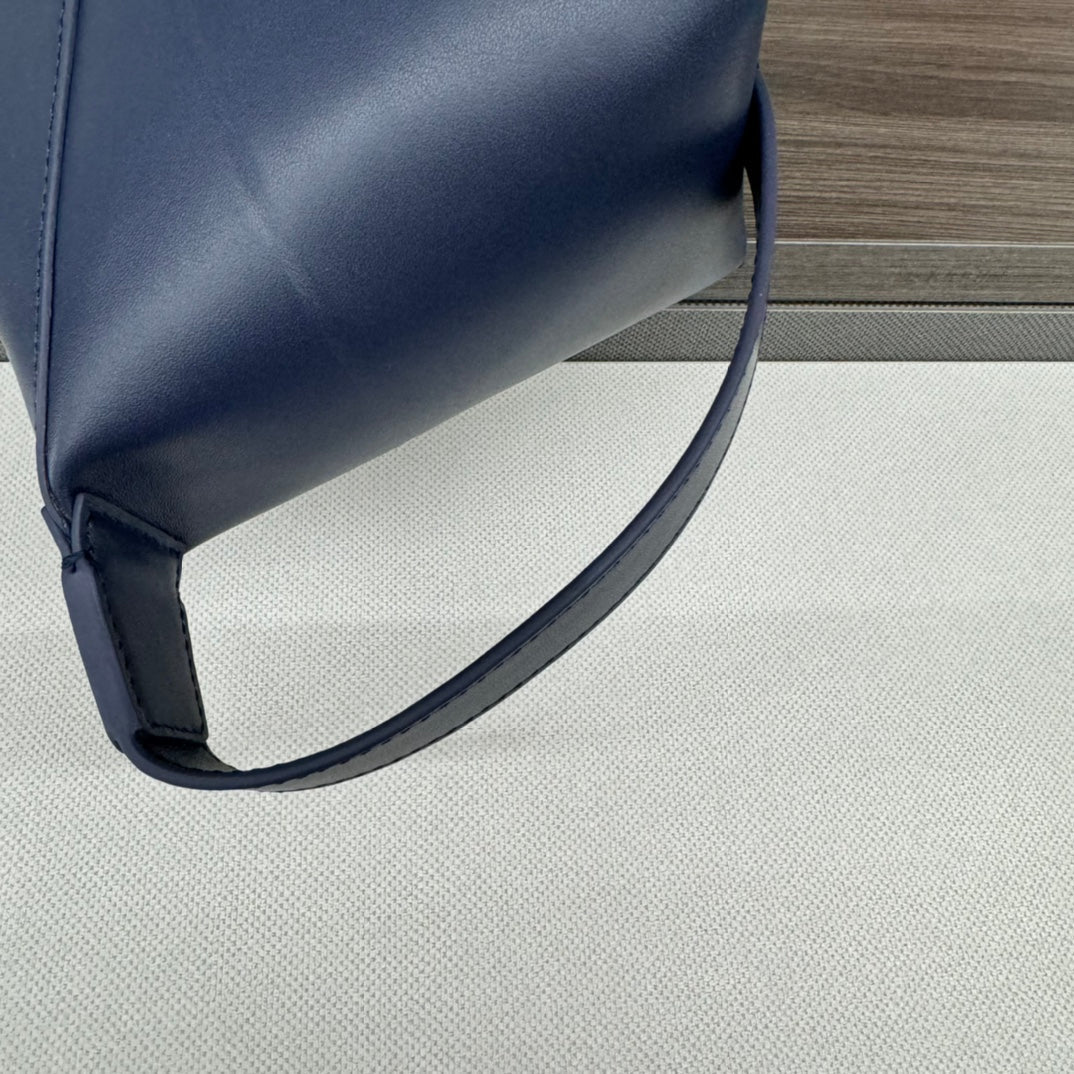 Loewe Puzzle Fold 22cm Handbag in Navy Blue Glossy Calfskin 274162