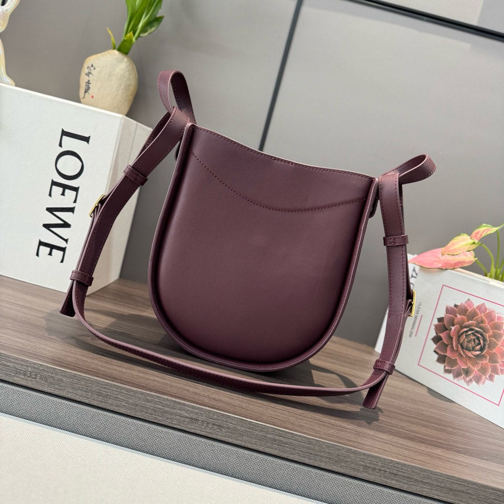 Loewe Hammock 21 Handbag in Red Calfskin 274146