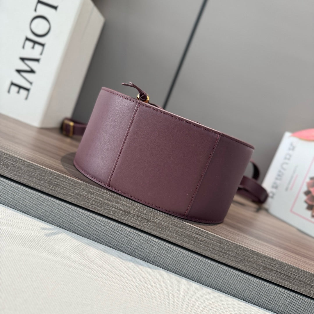 Loewe Hammock 21 Handbag in Red Calfskin 274146