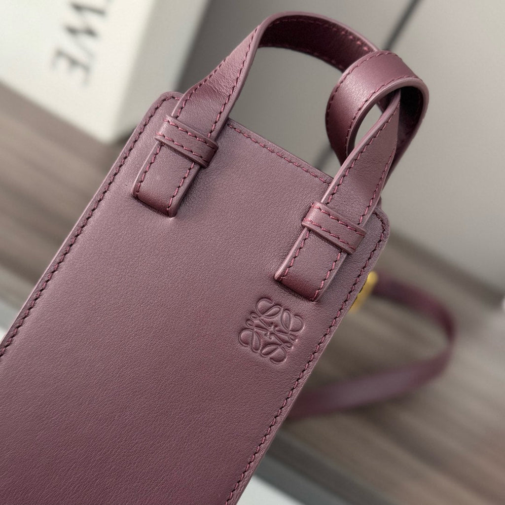 Loewe Hammock 21 Handbag in Red Calfskin 274146