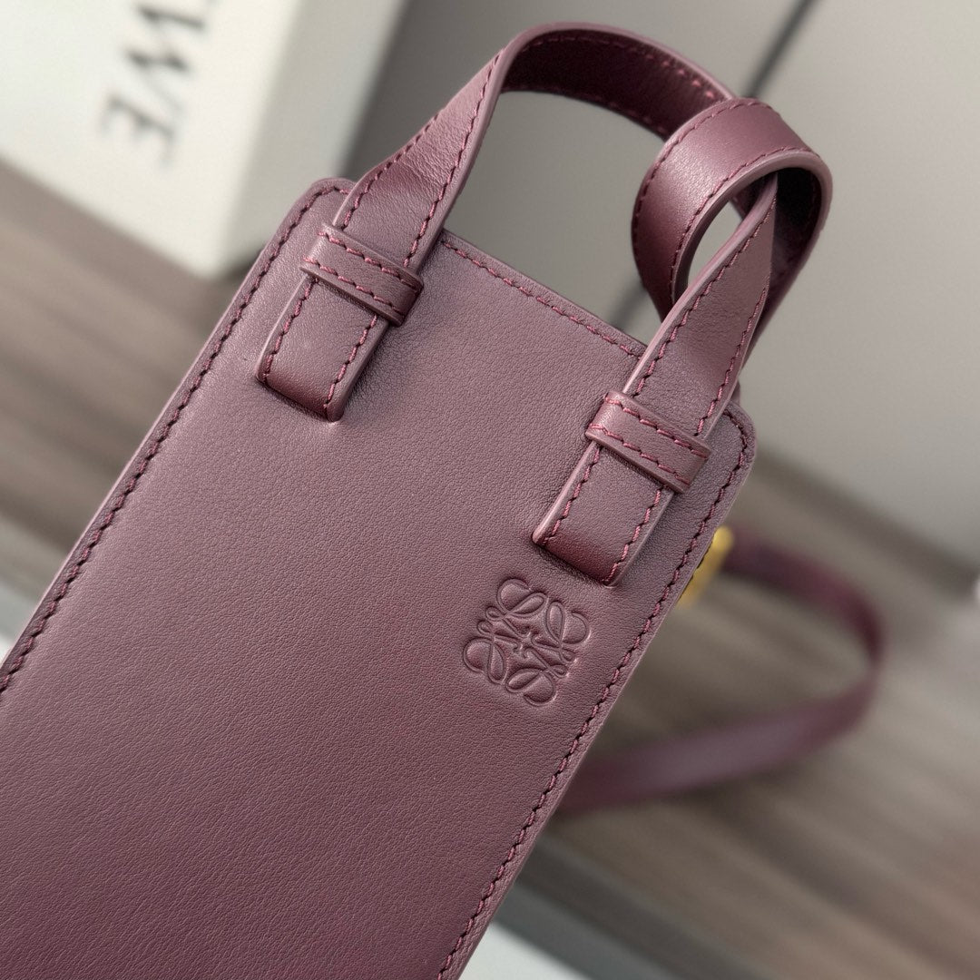 Loewe Hammock 21 Handbag in Red Calfskin 274146