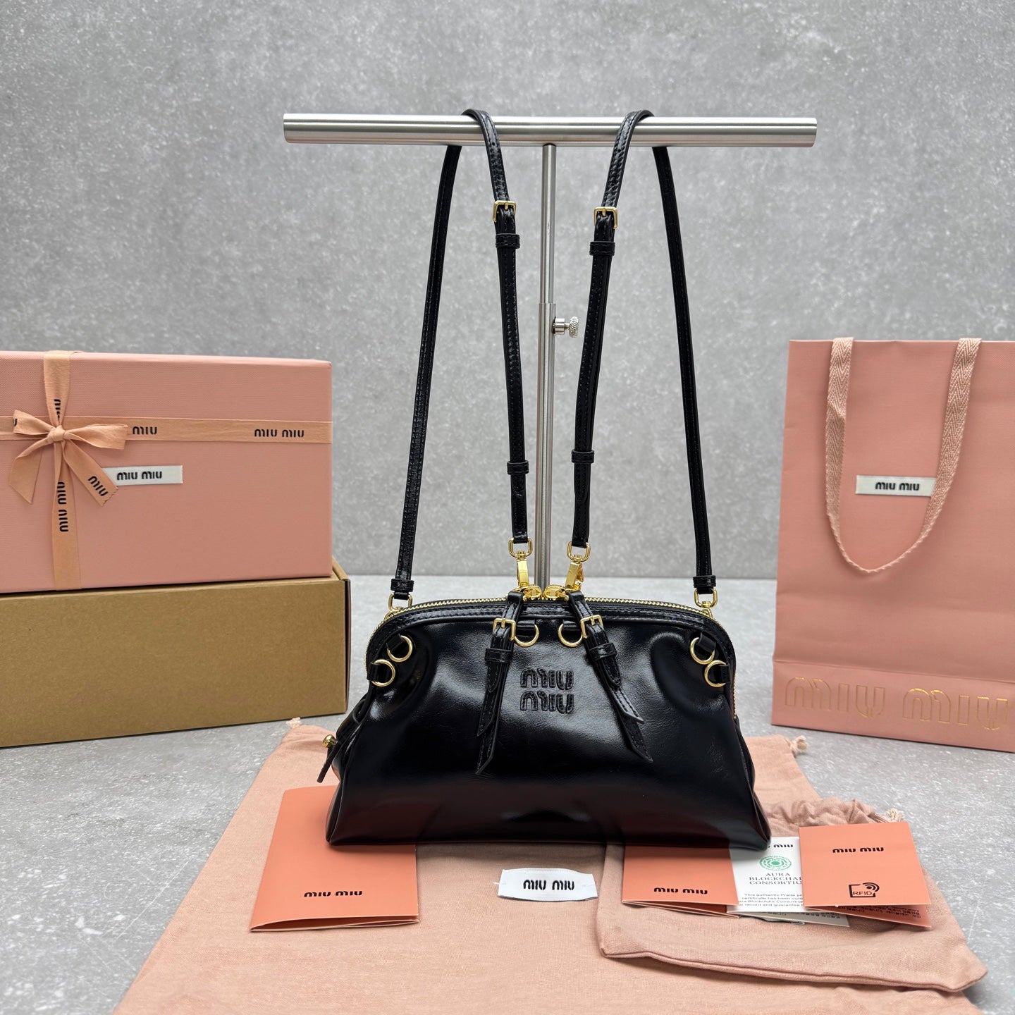 Miu McDonal Dumpling Black 24cm Bag in Oli-waxed