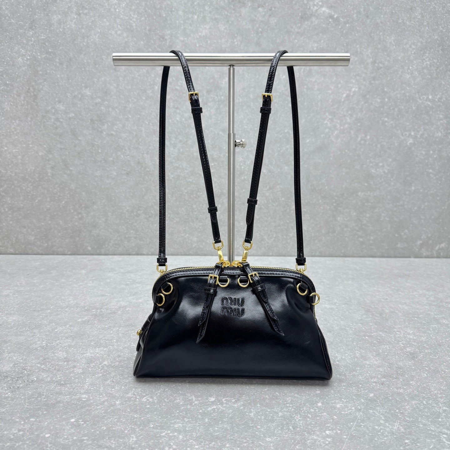 Miu McDonal Dumpling Black 24cm Bag in Oli-waxed