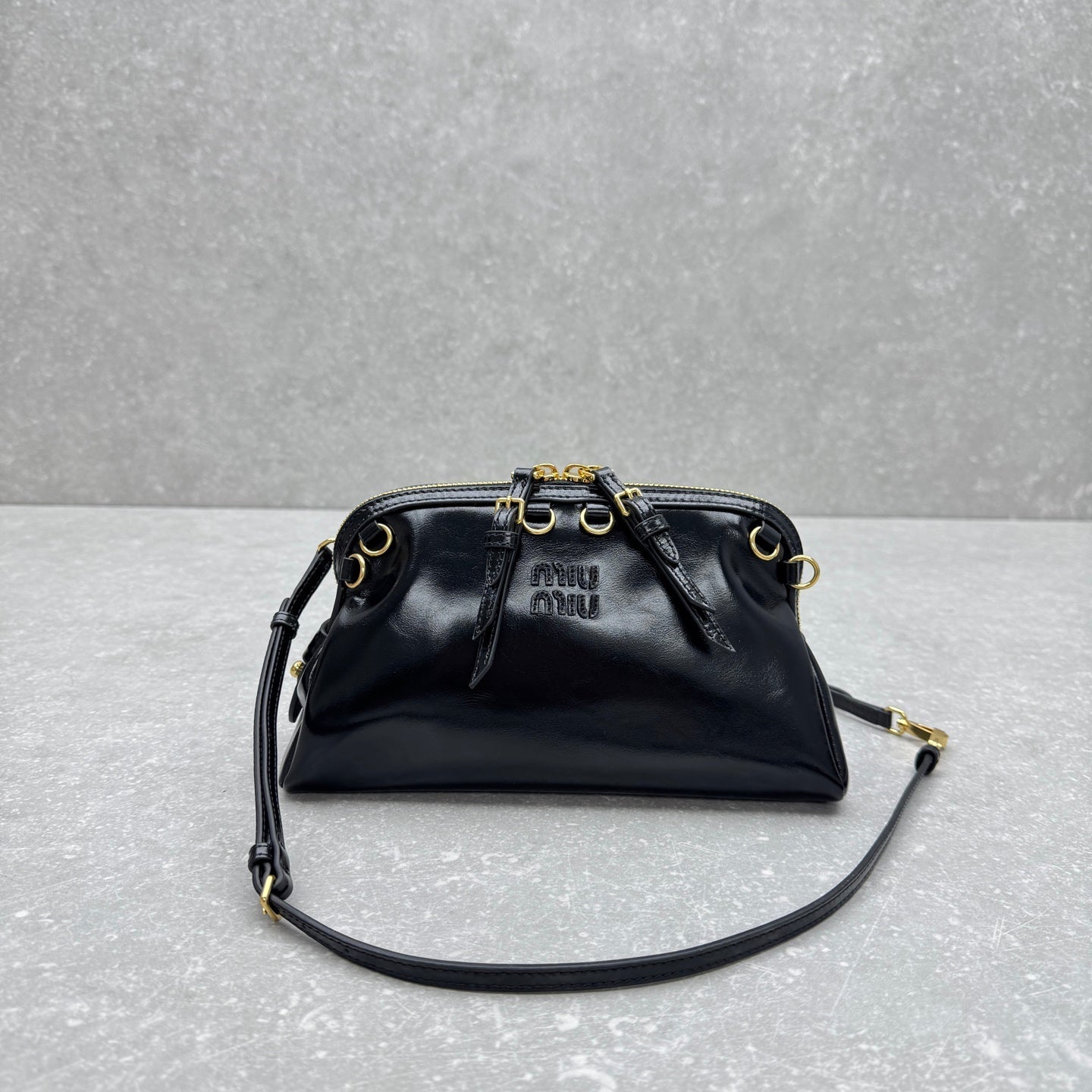 Miu McDonal Dumpling Black 24cm Bag in Oli-waxed