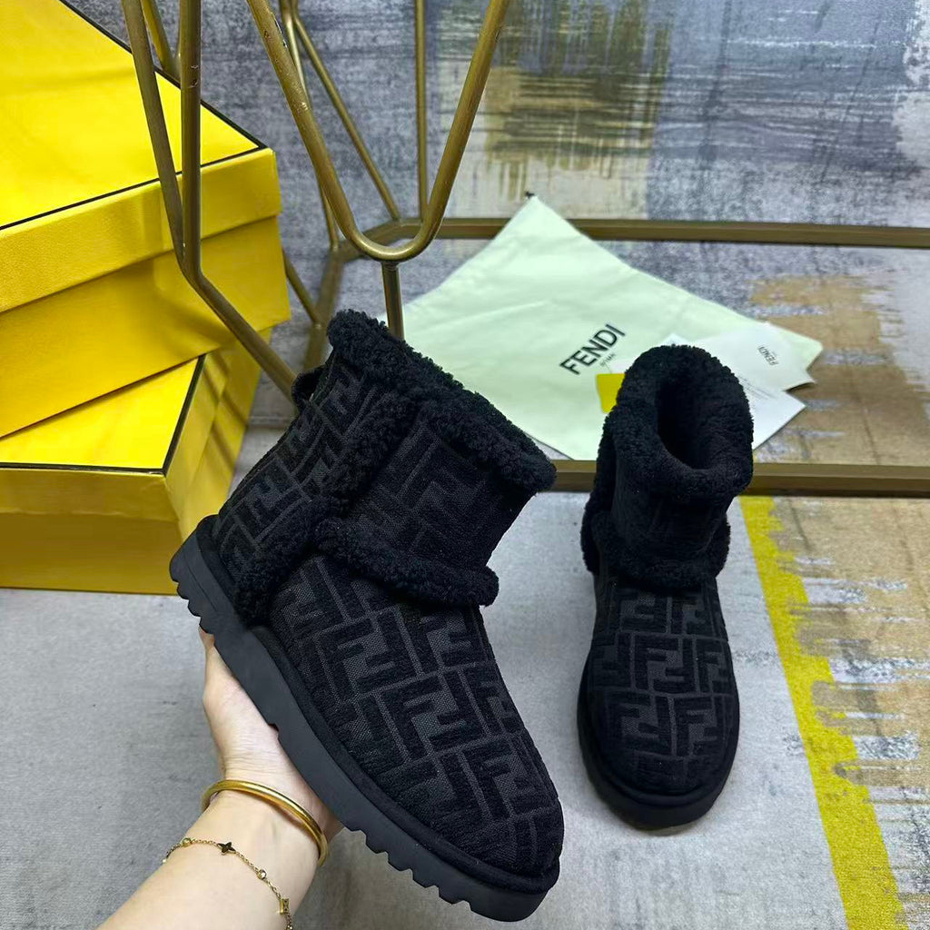 Fendi Laster Hot-Selling Snow Boots Black Suede 575436