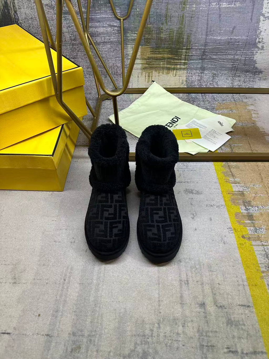 Fendi Laster Hot-Selling Snow Boots Black Suede 575436