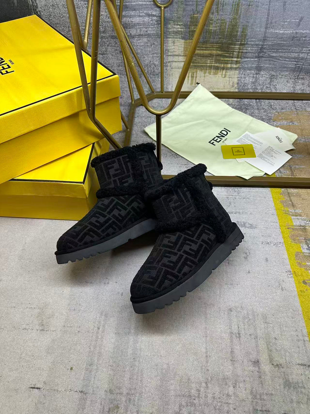 Fendi Laster Hot-Selling Snow Boots Black Suede 575436