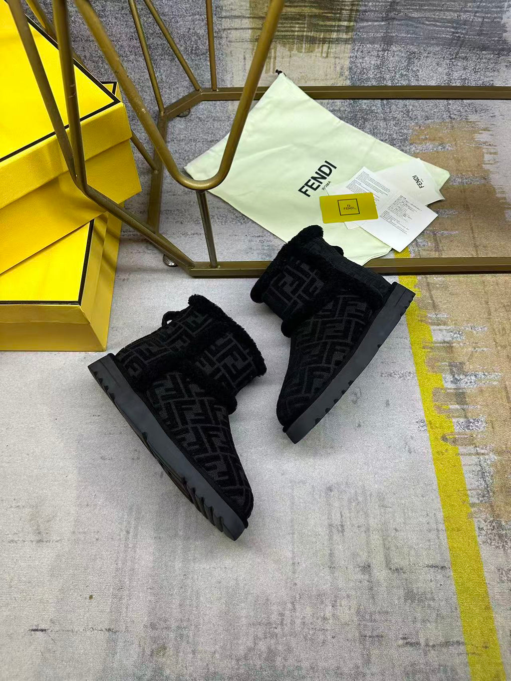 Fendi Laster Hot-Selling Snow Boots Black Suede 575436