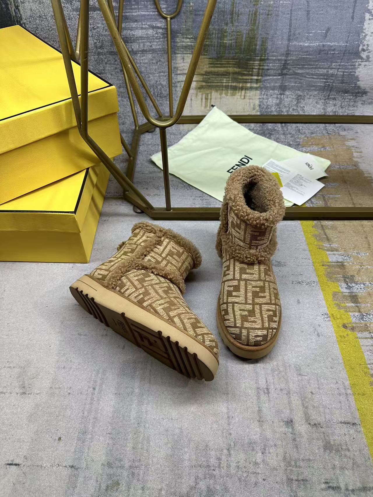 Fendi Laster Hot-Selling Snow Boots Brown  Suede 575435