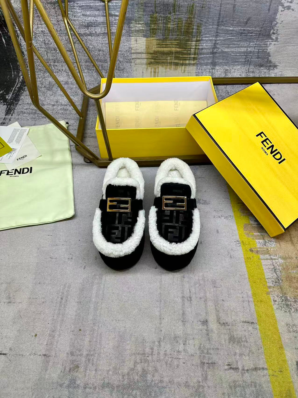 Fendi Round-toe Flat Mules Black Suede 575427