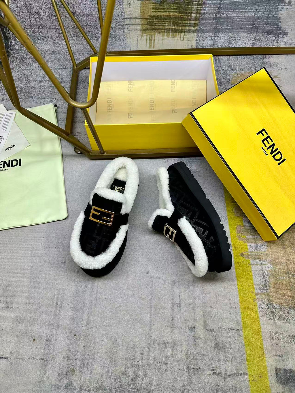 Fendi Round-toe Flat Mules Black Suede 575427