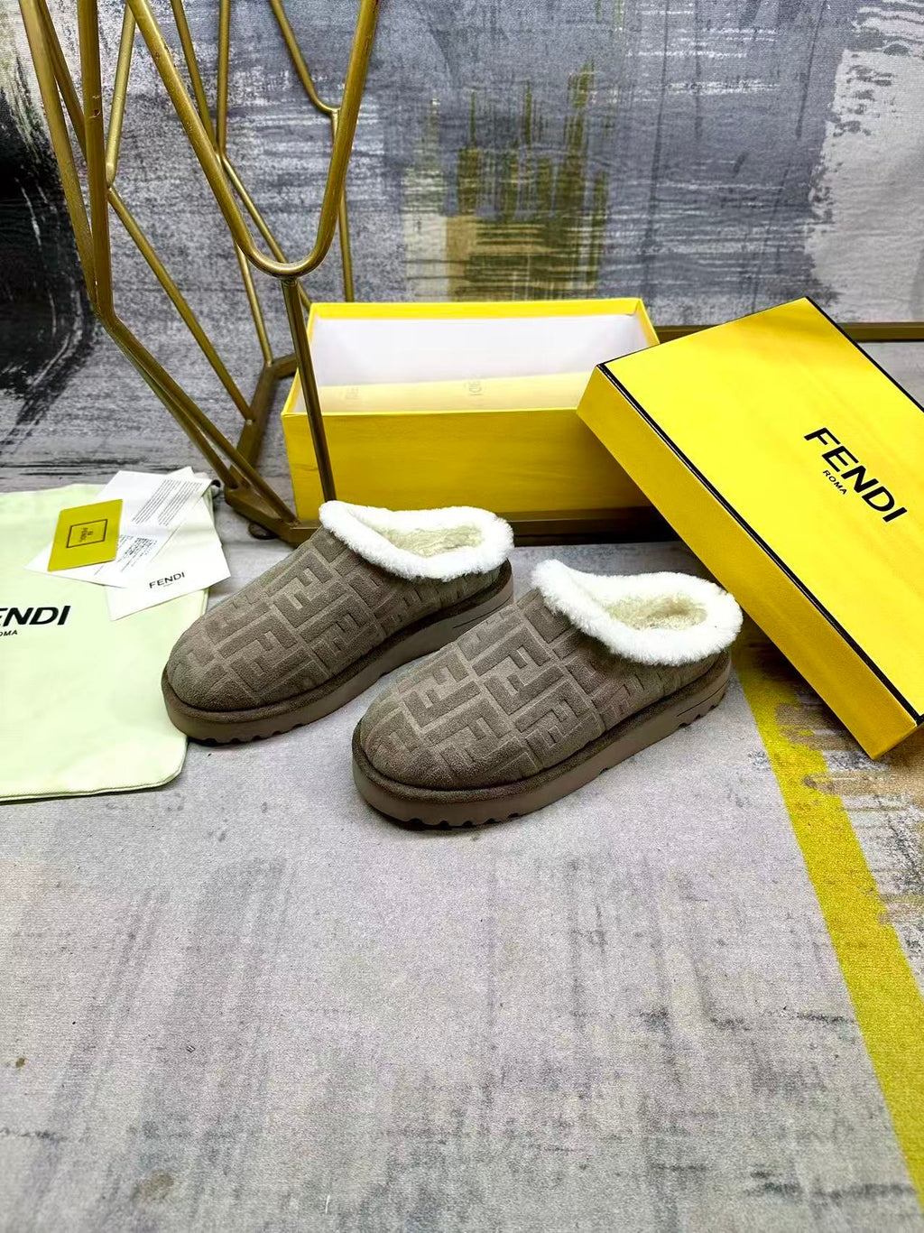 Fendi Round-toe Flat Loafer Grey Suede 575425