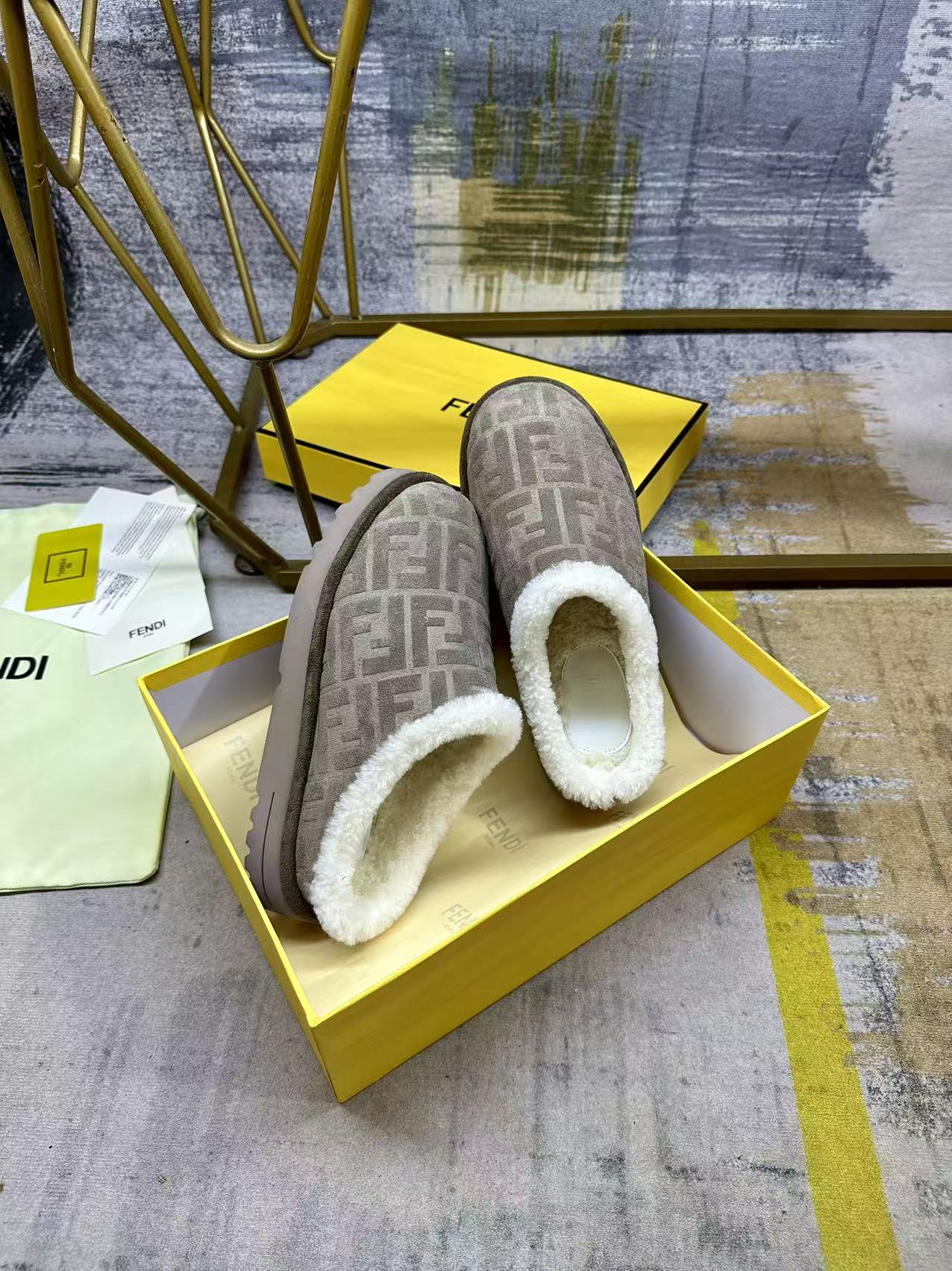 Fendi Round-toe Flat Loafer Grey Suede 575425