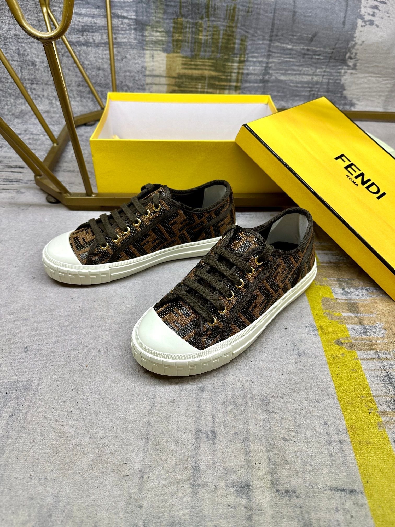 Fendi New Dimino Sneakers Brown Canvas 575424