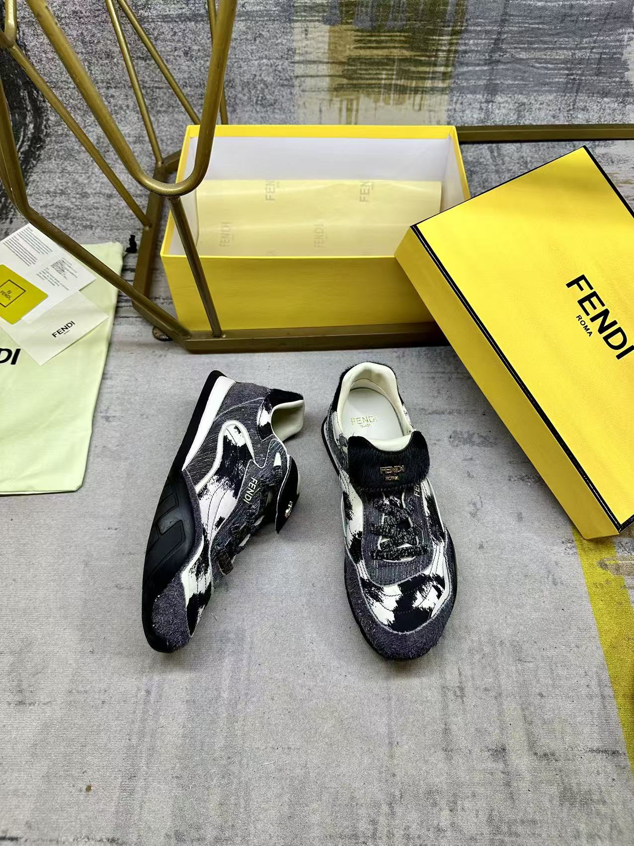 Fendi Wave Pulse Lace-up Grey Black Sneakers Suede 575431