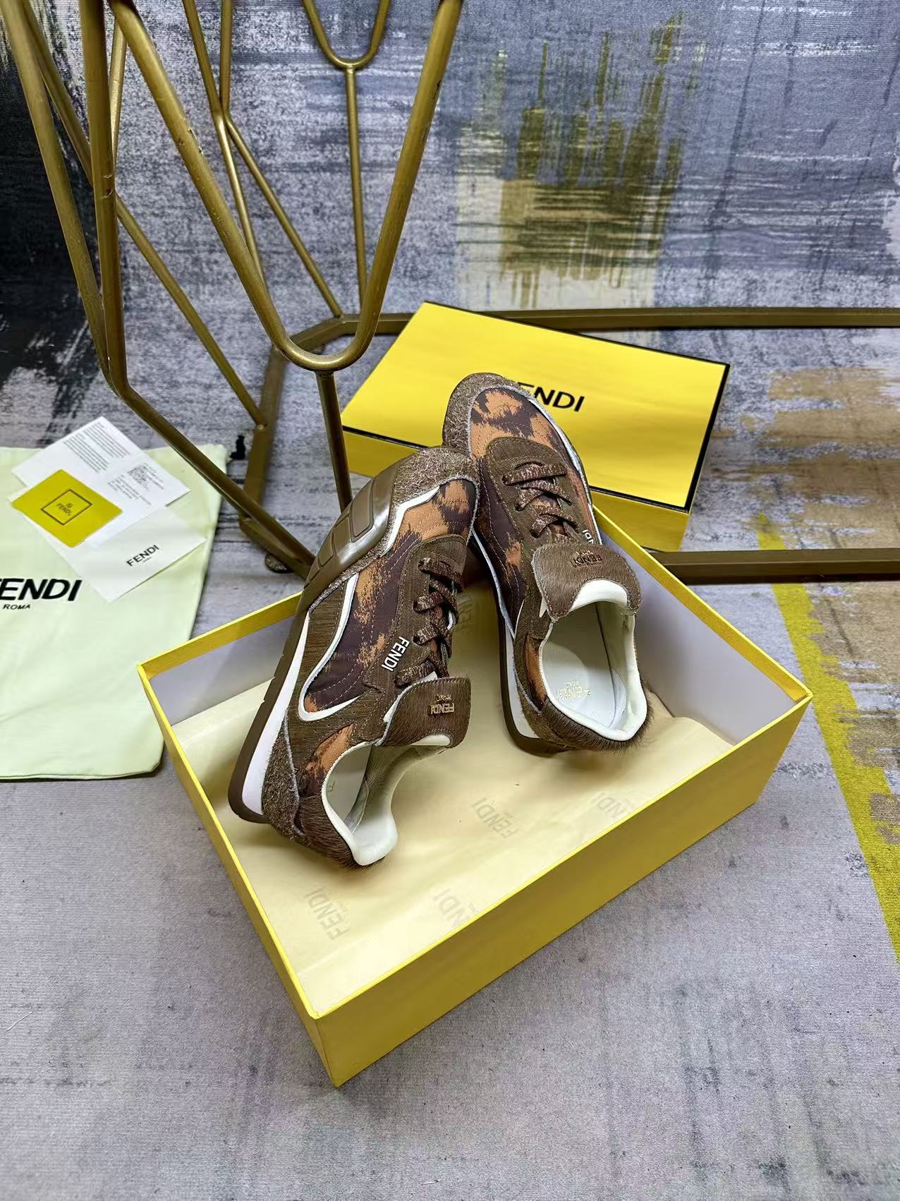 Fendi Wave Pulse Lace-up Light Brown Sneakers Suede 575432