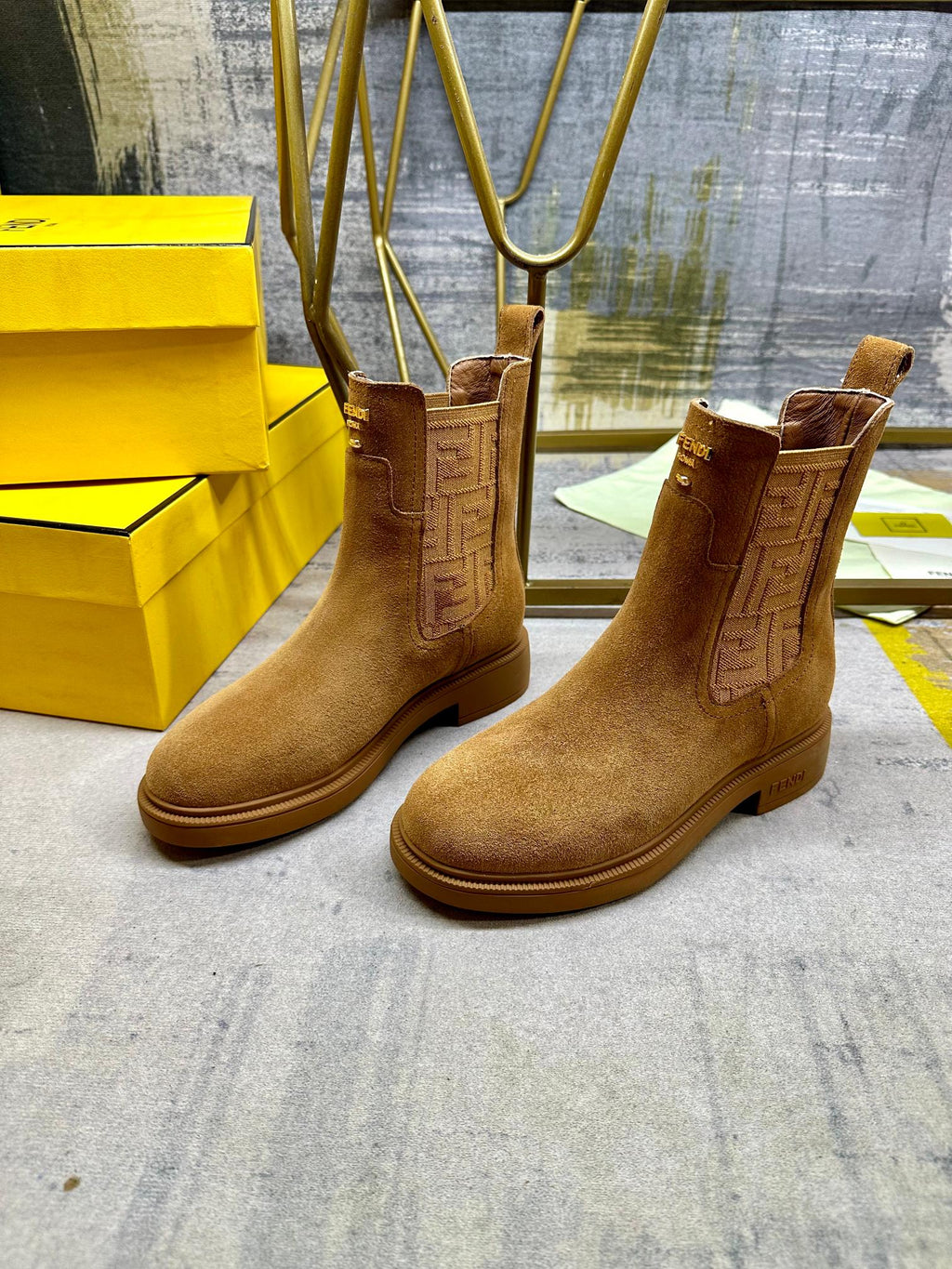 Fendi New Chelsea Boots Brown Calfskin 575416