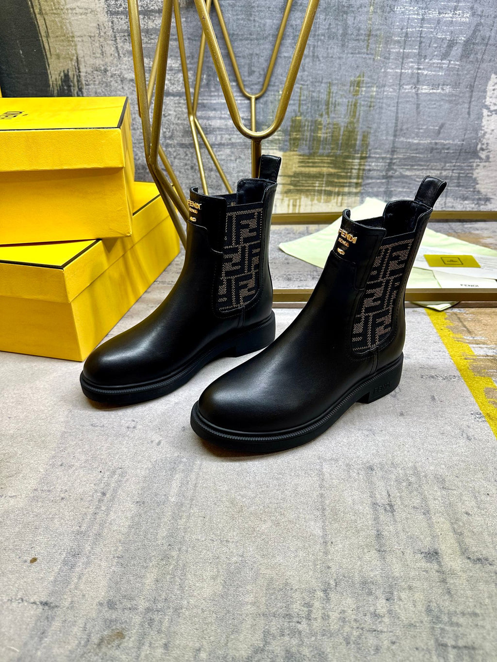 Fendi New Chelsea Boots Black Calfskin 575415