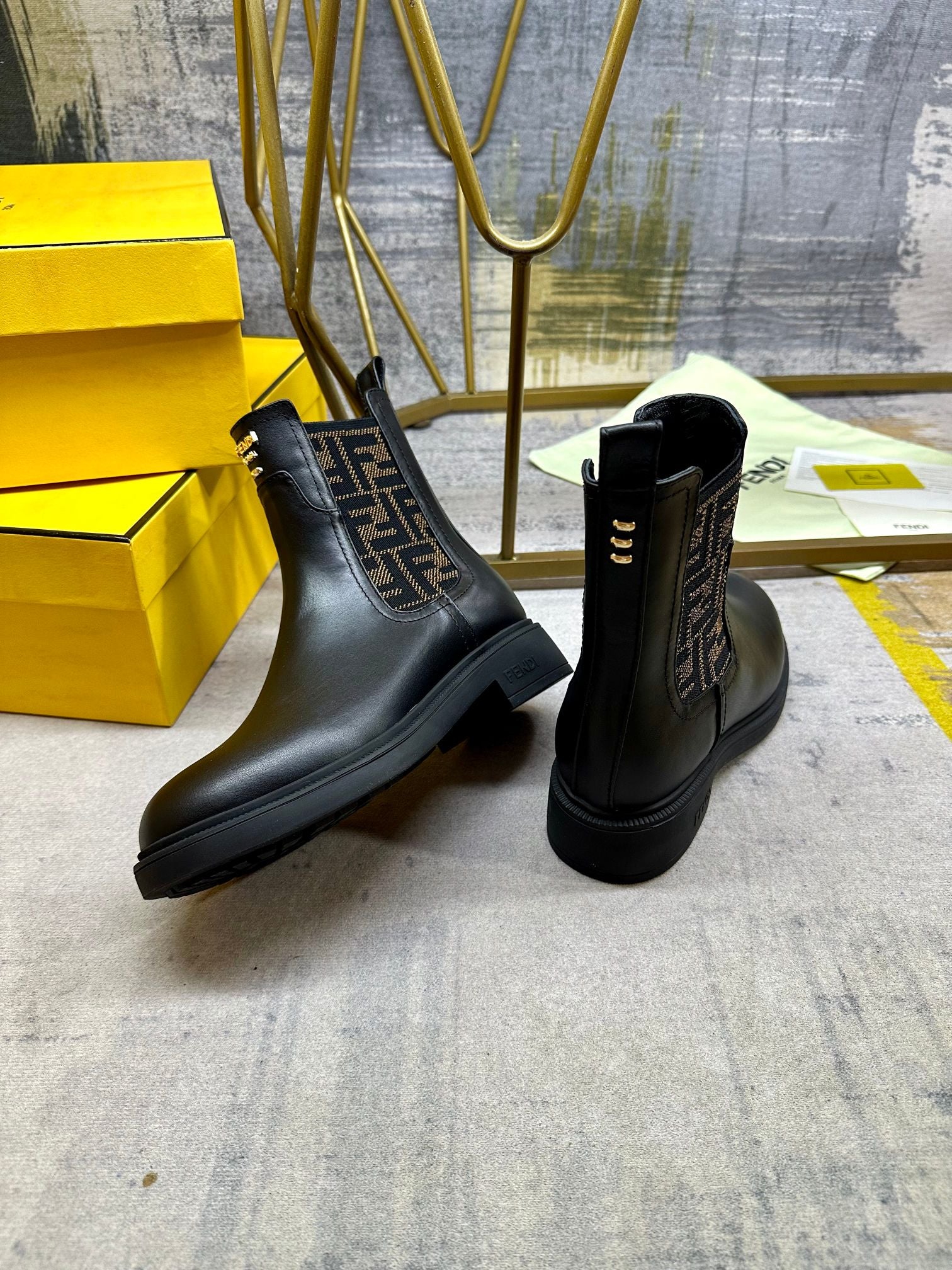 Fendi New Chelsea Boots Black Calfskin 575415